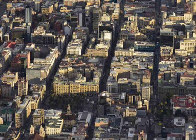 SANTIAGO DESDE EL AIRE EN EL METRO