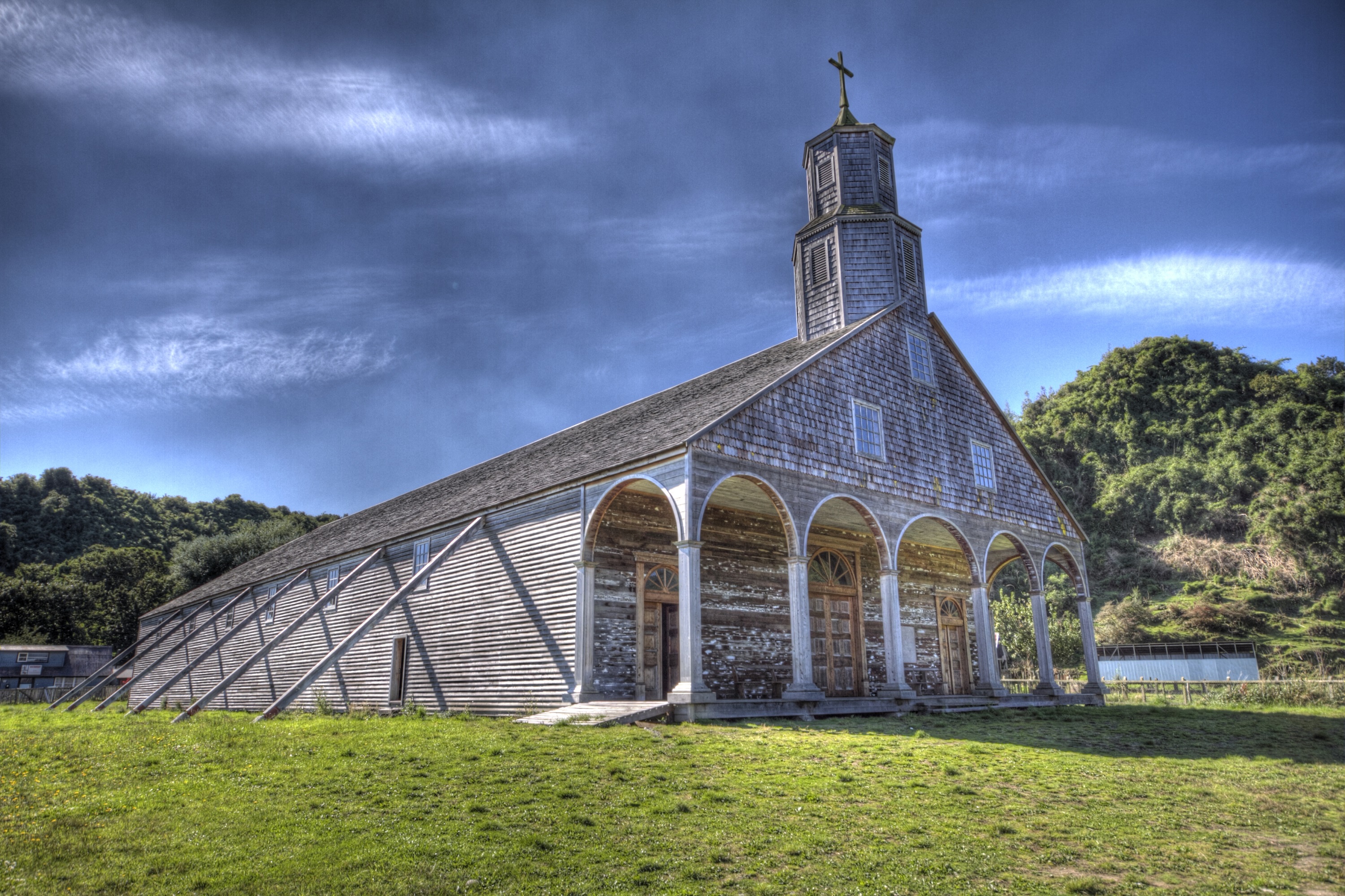 RESTAURACIÓN IGLESIA DE QUINCHAO