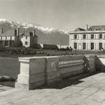 Casa de Teresa  Sánchez de Granier, al fondo, la de Federico Sánchez Errazuriz. Fotografía de Rob. Gerstmann. Imagen proporcionada por Luis Hernán Granier.  