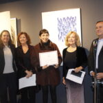 Alcaldesa de Vitacura Camila Merino junto a María Elena Comandari, Paula Huenchumil, Rosita Lira y el Gerente General de Larraín Vial Juan Luis Correa.