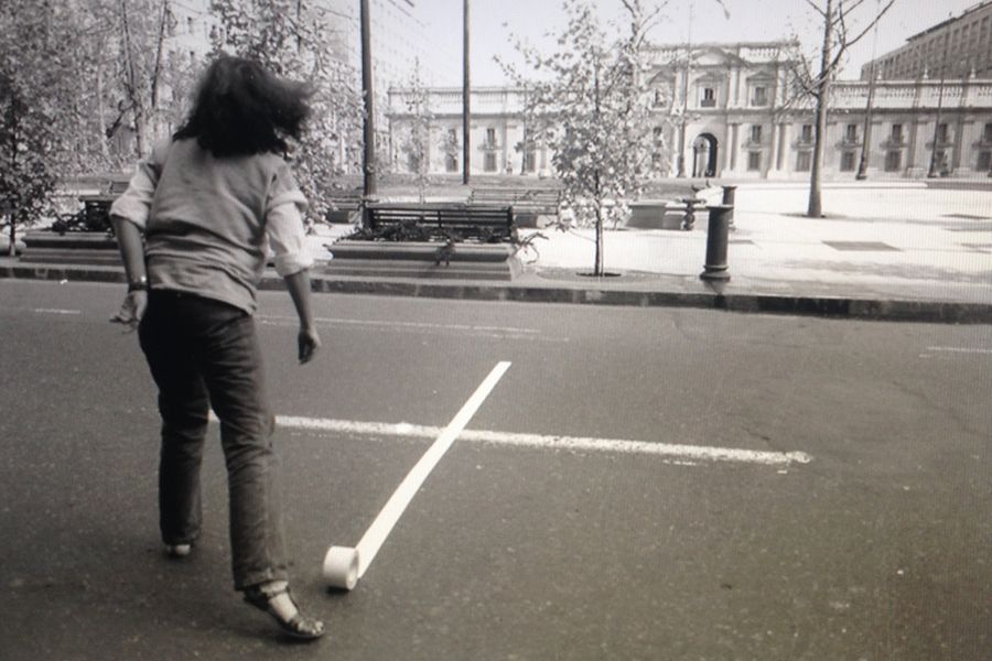 PATRIMONIO DE LAS ARTES VISUALES: LOTTY ROSENFELD Y LA ESCENA DE AVANZADA