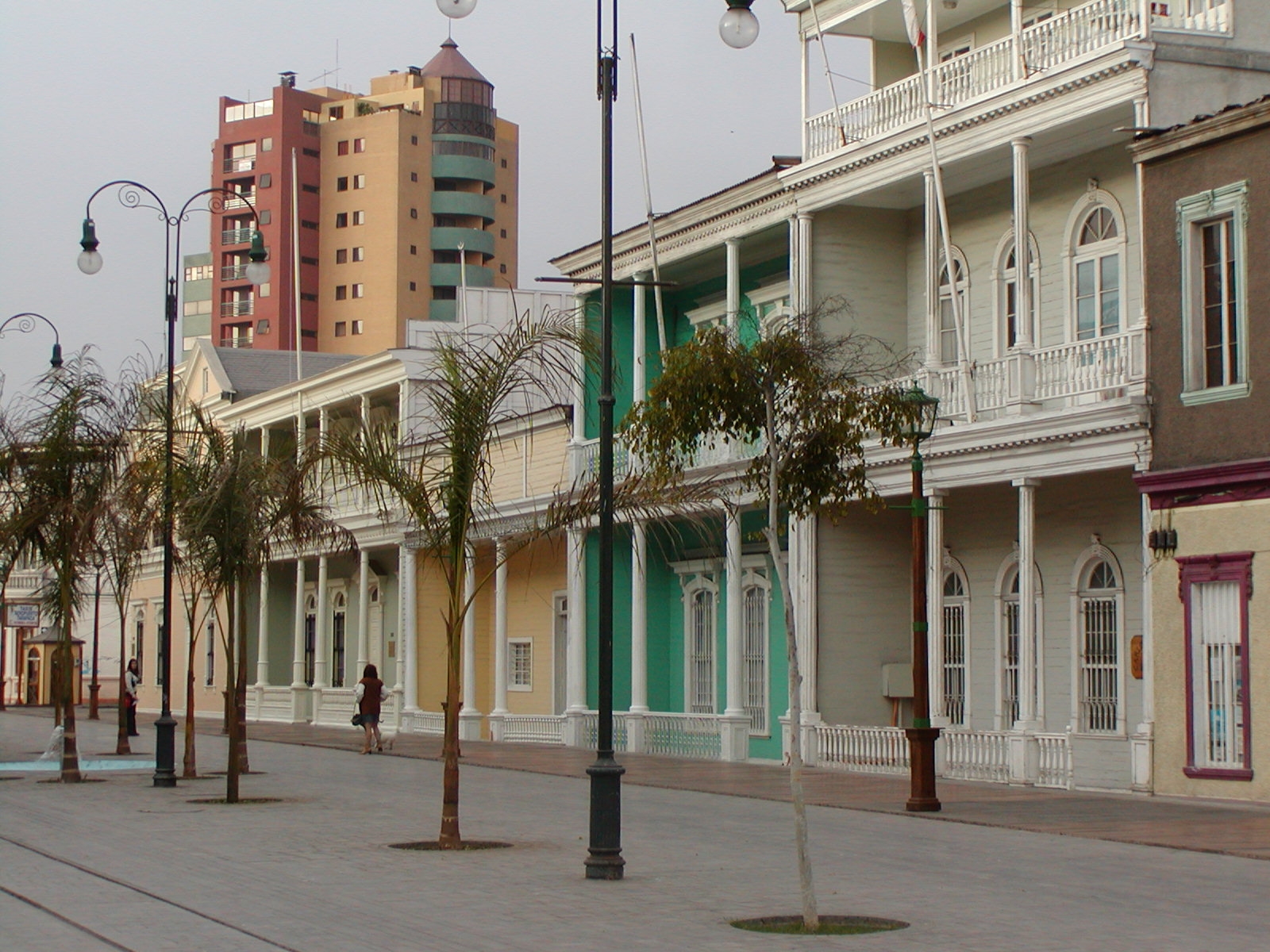 CONSTRUCCIONES DE LA MEMORIA: FRAGILIDAD DEL PATRIMONIO MATERIAL EN LOS CENTROS URBANOS